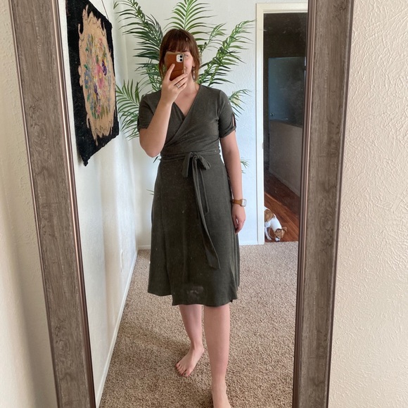 GAP - Size M Forest Green Wrap Midi Dress - Picture 4 of 7